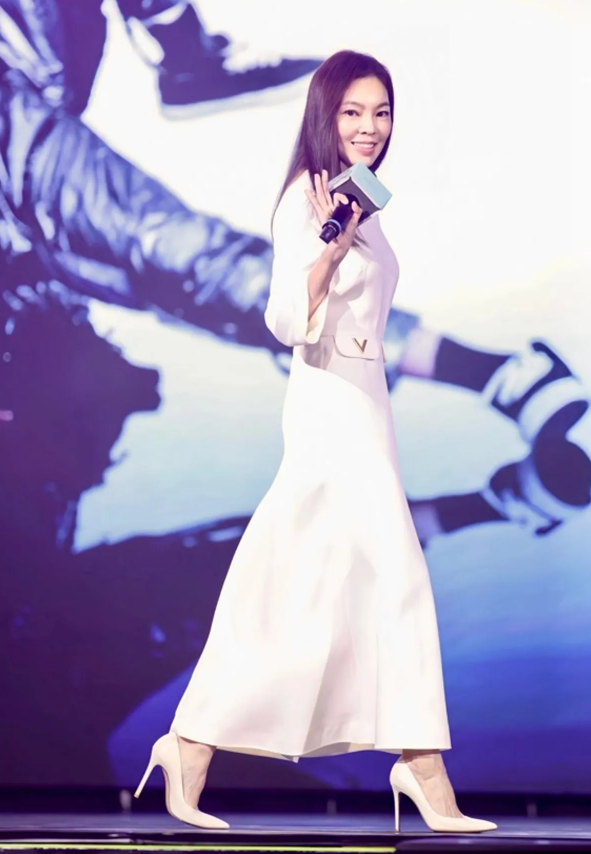 曾馨瑩強忍悲痛出席活動。(圖/永齡基金會提供)